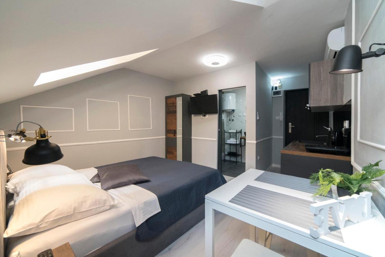 Manuela Studio Apartments, 4Th Floor, No Elevator ซาเกร็บ ภายนอก รูปภาพ