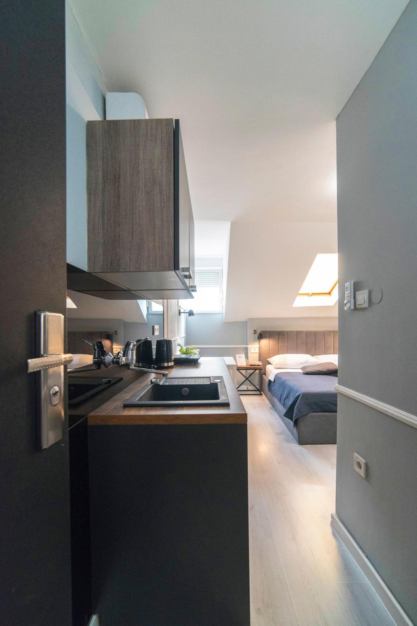 Manuela Studio Apartments, 4Th Floor, No Elevator ซาเกร็บ ภายนอก รูปภาพ