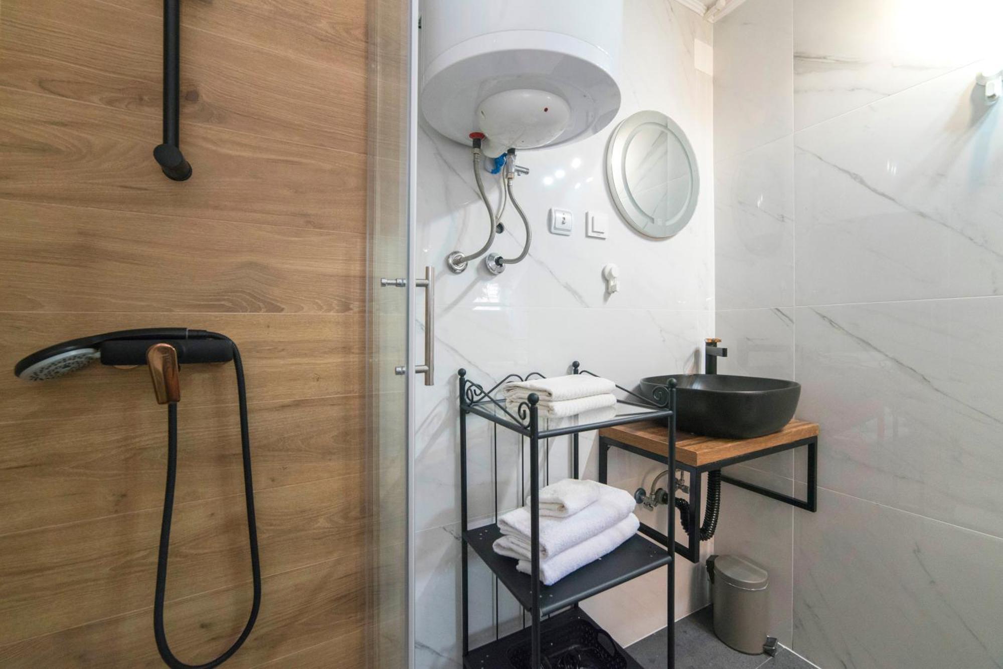 Manuela Studio Apartments, 4Th Floor, No Elevator ซาเกร็บ ภายนอก รูปภาพ
